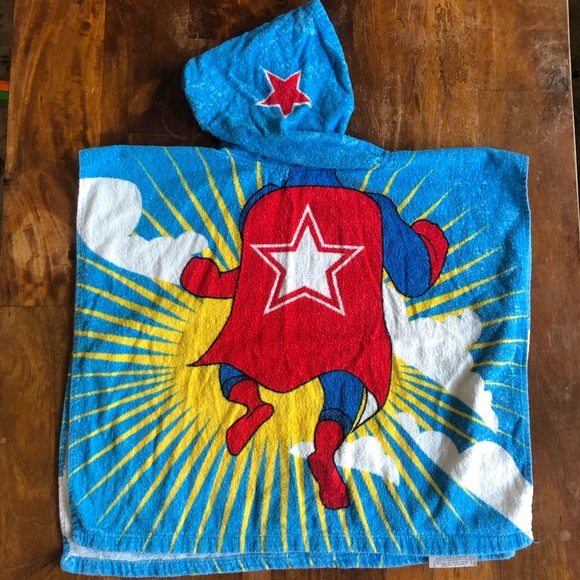 💙 $13 w/bundle Superhero Hooded Towel ⚡️⭐️💥 - Picture 2 of 2